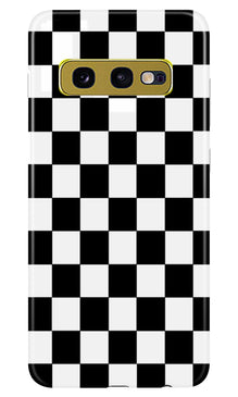 Black White Boxes Mobile Back Case for Samsung Galaxy S10E (Design - 372)