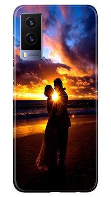 Couple Sea shore Mobile Back Case for Vivo V21e 5G (Design - 13)
