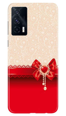 Gift Wrap3 Mobile Back Case for Vivo iQOO 7 (Design - 36)